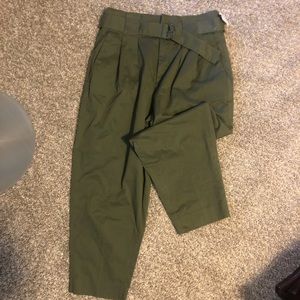 Banana Republic size 10 Olive ankle length Paperbag waist pants